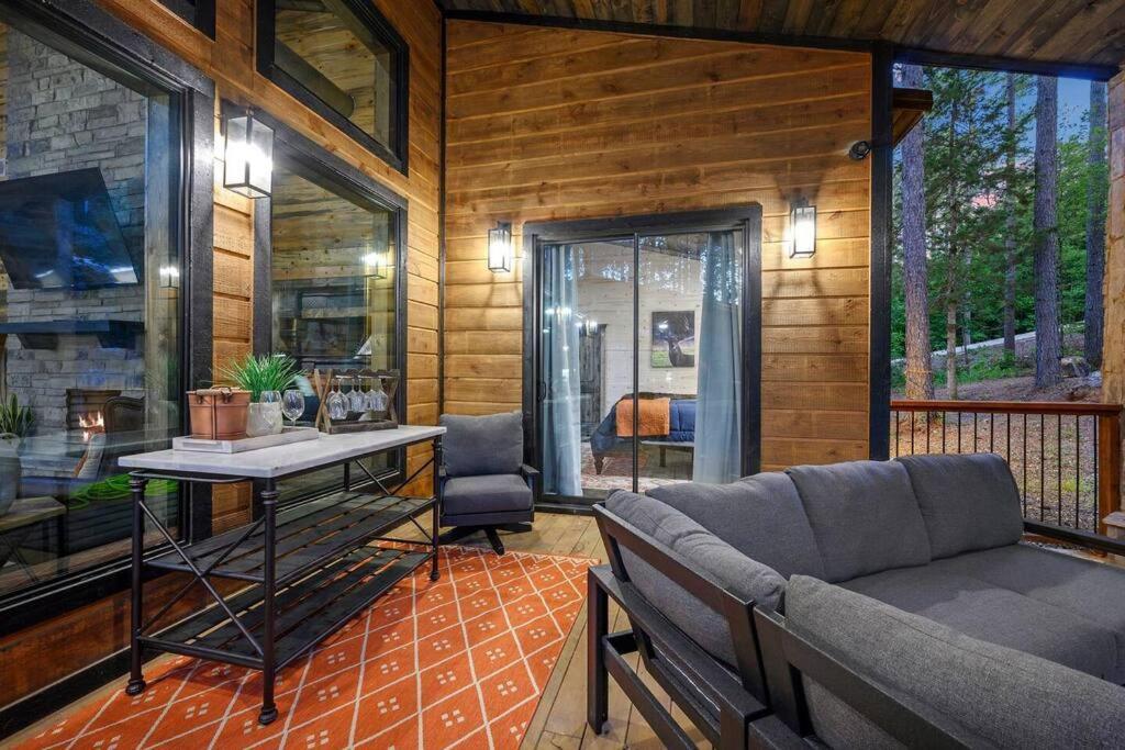 Ember Skye Cabin - 2 Bdr & Bunk Nook/2.5 Bath Broken Bow Exterior photo